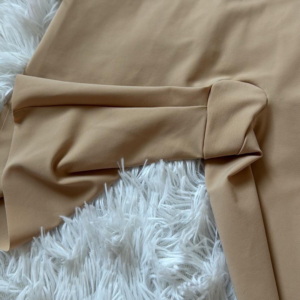 Commando
Control High Waist
Shaping Shorts - Picture 7 of 12
